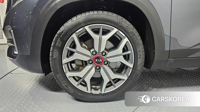 Kia Seltos id 4403015 из Кореи 15