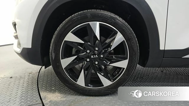 Kia Seltos id 4196183 из Кореи 29