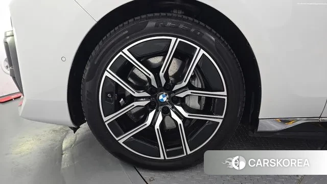 BMW i7 (G70) id 3596627 из Кореи 15