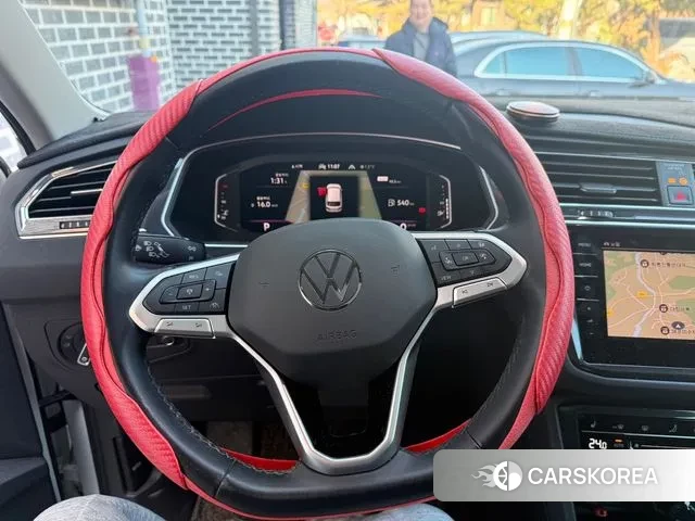 Volkswagen Tiguan second Generation 2021 Белый из Кореи, фото 5