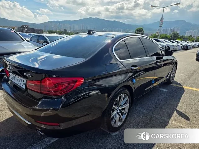 BMW 5 Series (G30) id 3000418 из Кореи 15