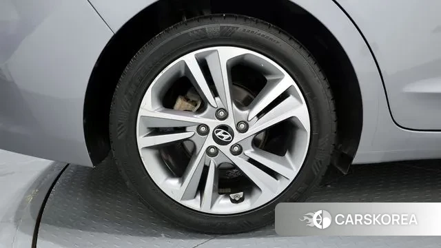 Hyundai Avante AD id 3766882 из Кореи 15