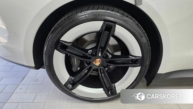 Porsche Taycan id 4623191 из Кореи 31