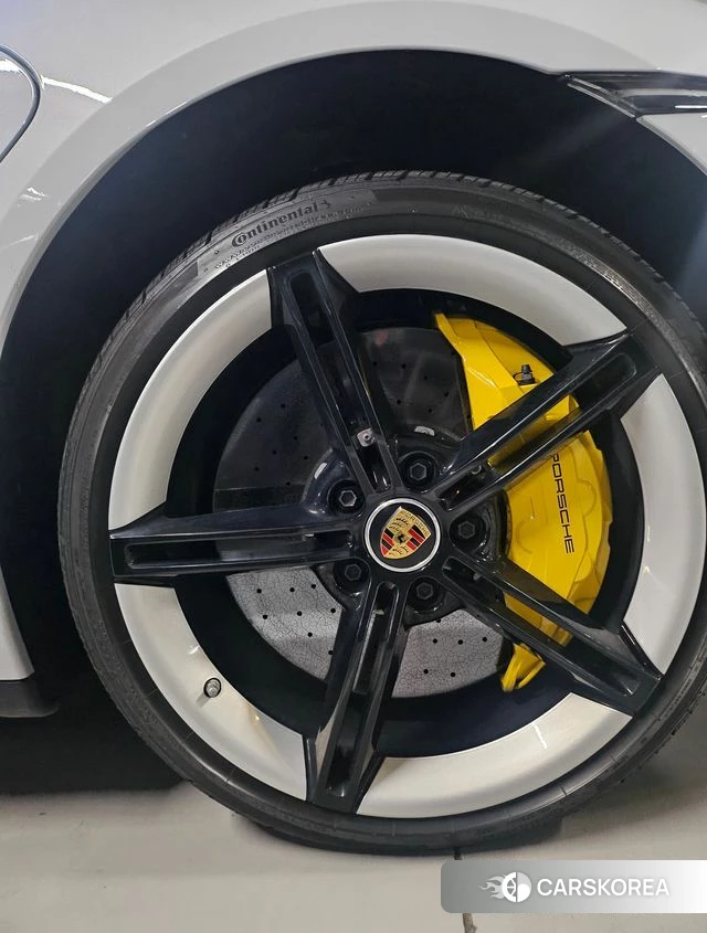 Porsche Taycan 2023 Серебристо-серый из Кореи, фото 5