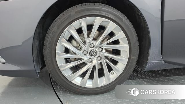 Lexus ES300h 7th generation id 4649961 из Кореи 33