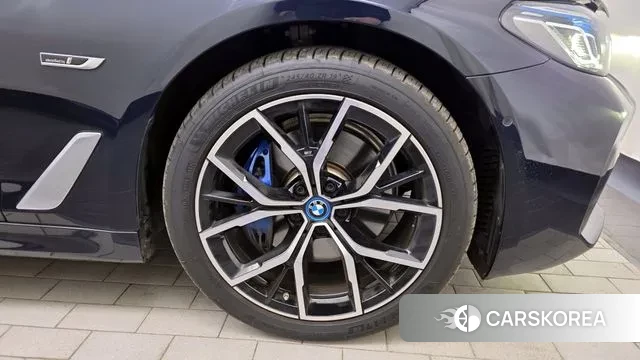 BMW 5 Series (G30) id 3735035 из Кореи 15