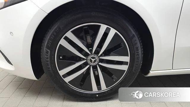 Mercedes-Benz A-Class W177 id 4283637 из Кореи 25