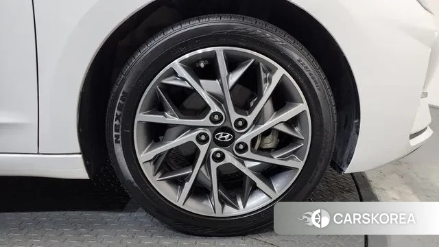 Hyundai The New Avante AD id 3661475 из Кореи 16