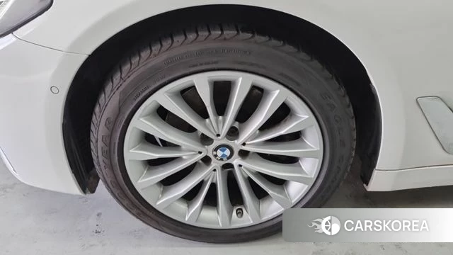 BMW 5 Series (G30) 2020 Белый из Кореи, фото 6