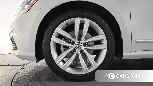 Volkswagen The New Passat id 3942860 из Кореи 15