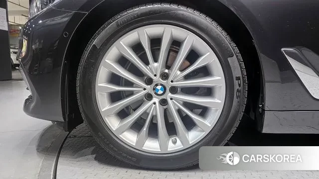 BMW 5 Series (G30) id 3330626 из Кореи 15