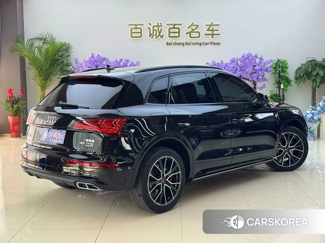 Audi Q5L id 3913711 из Китая 13