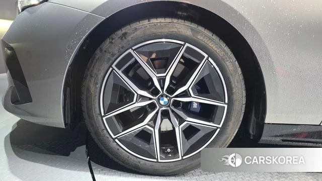 BMW 5 Series (G60) id 4565532 из Кореи 15