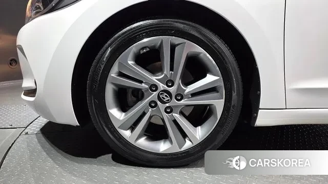 Hyundai Avante AD id 3672867 из Кореи 15