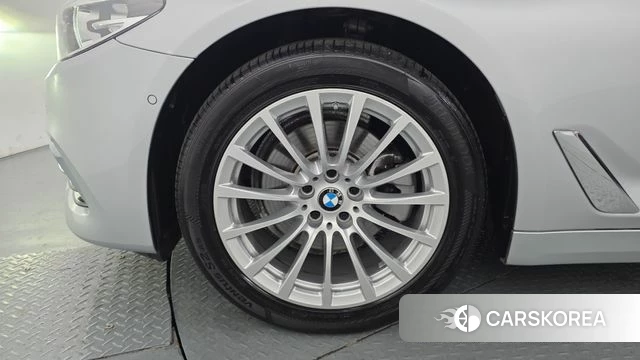 BMW 5 Series (G30) id 4637626 из Кореи 29
