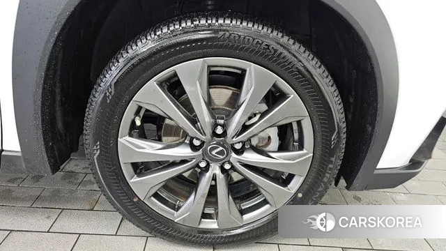 Lexus UX250h id 3236675 из Кореи 15