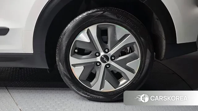 Kia Niro Plus id 3746352 из Кореи 15