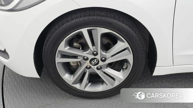 Hyundai Avante AD id 3943108 из Кореи 15