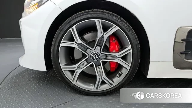 Kia Stinger id 3573615 из Кореи 15