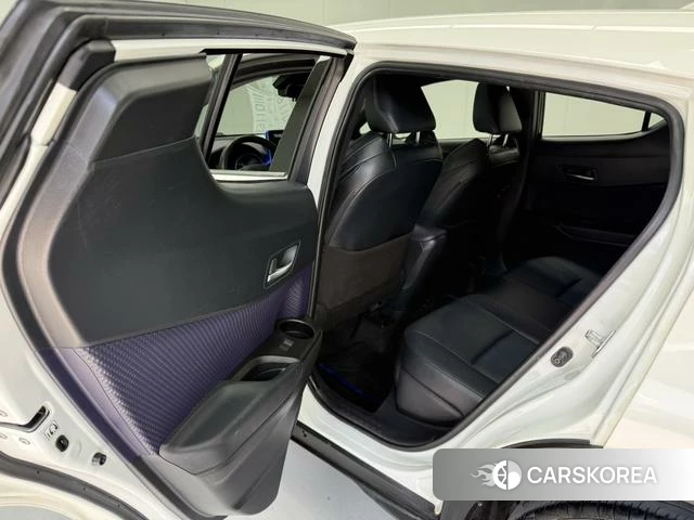 Toyota C-HR id 4216301 из Китая 14