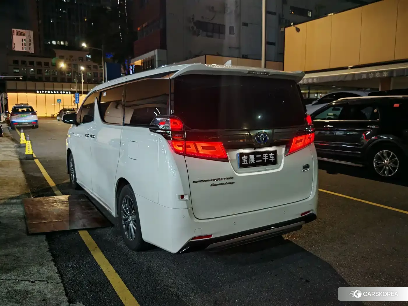 Toyota Vellfire 2022 Белый из Китая, фото 5