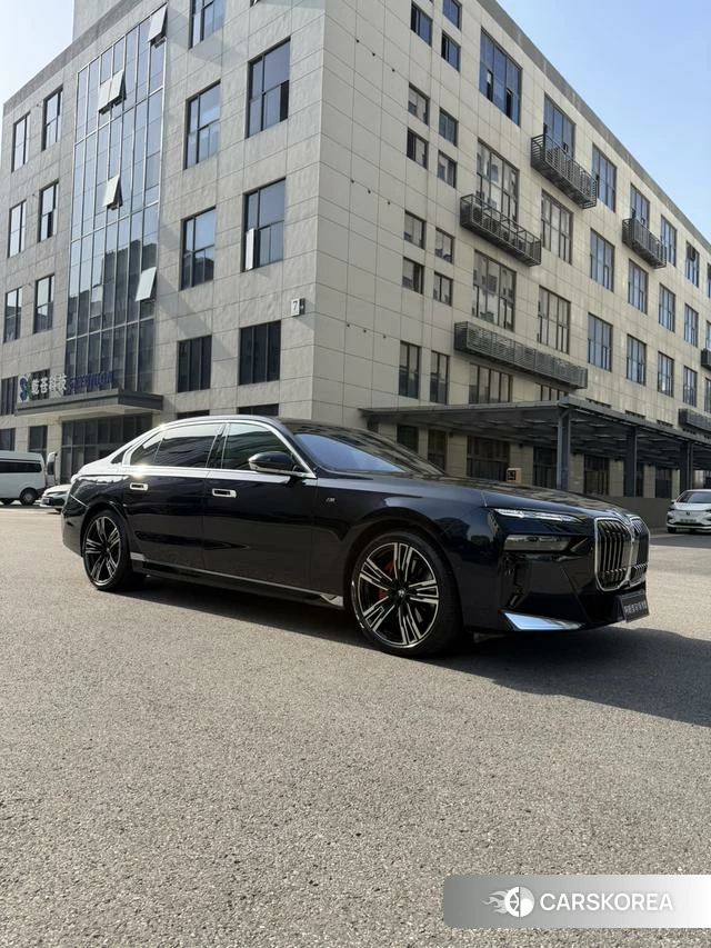 BMW 7 series 2024 Черный из Китая, фото 5