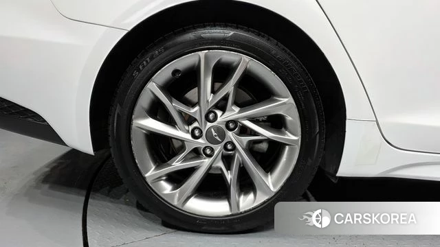 Genesis The New G70 id 3965550 из Кореи 15