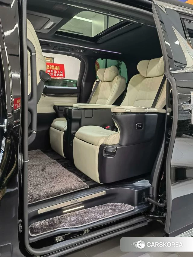 Lexus LM id 4273119 из Китая 10