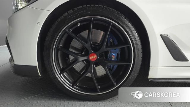 BMW 5 Series (G30) id 3899884 из Кореи 15