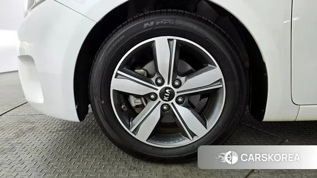 Kia The New K3 id 3647345 из Кореи 15