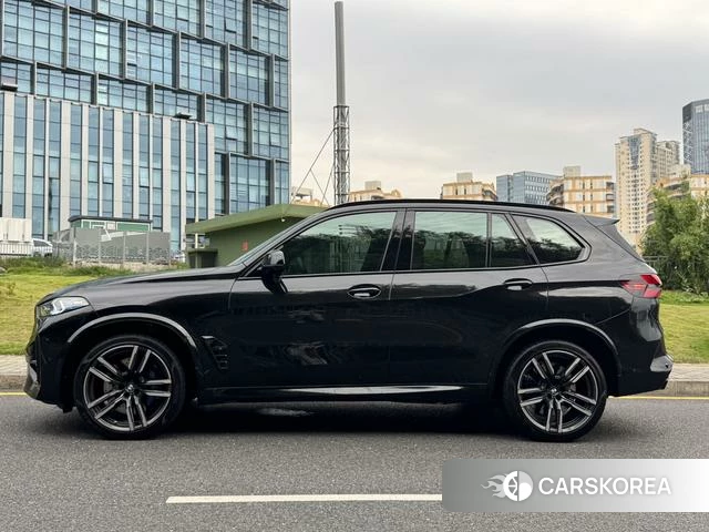 BMW X5 M id 4265541 из Китая 20