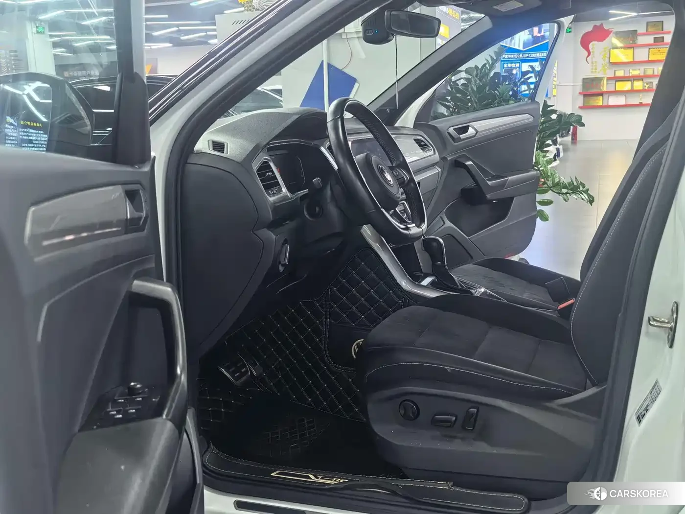 Volkswagen T-Roc 2023 Белый из Китая, фото 5