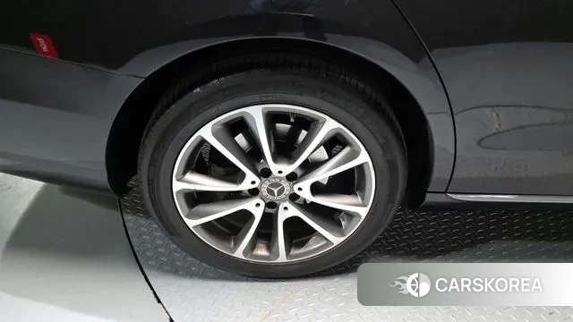 Mercedes-Benz E-Class W213 id 3568556 из Кореи 15