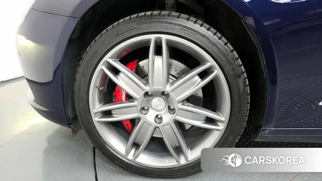 Maserati Quattroporte id 4224770 из Кореи 28