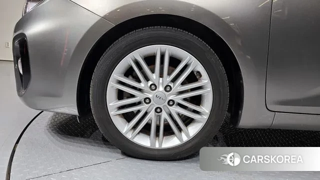 Kia The New Carens id 3742919 из Кореи 15