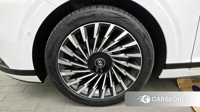 Hyundai Grandeur Hybrid (GN7) id 3826077 из Кореи 15