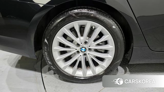 BMW 5 Series (G30) id 3833021 из Кореи 15