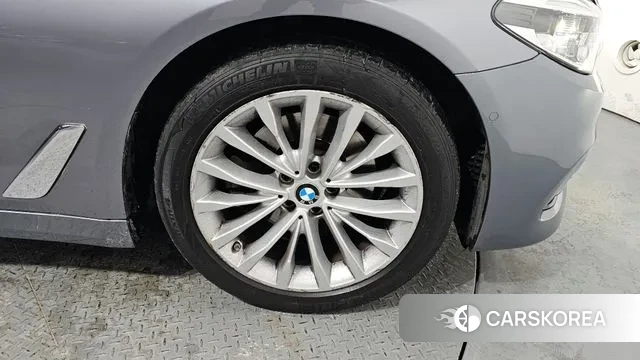 BMW 5 Series (G30) id 3449762 из Кореи 15