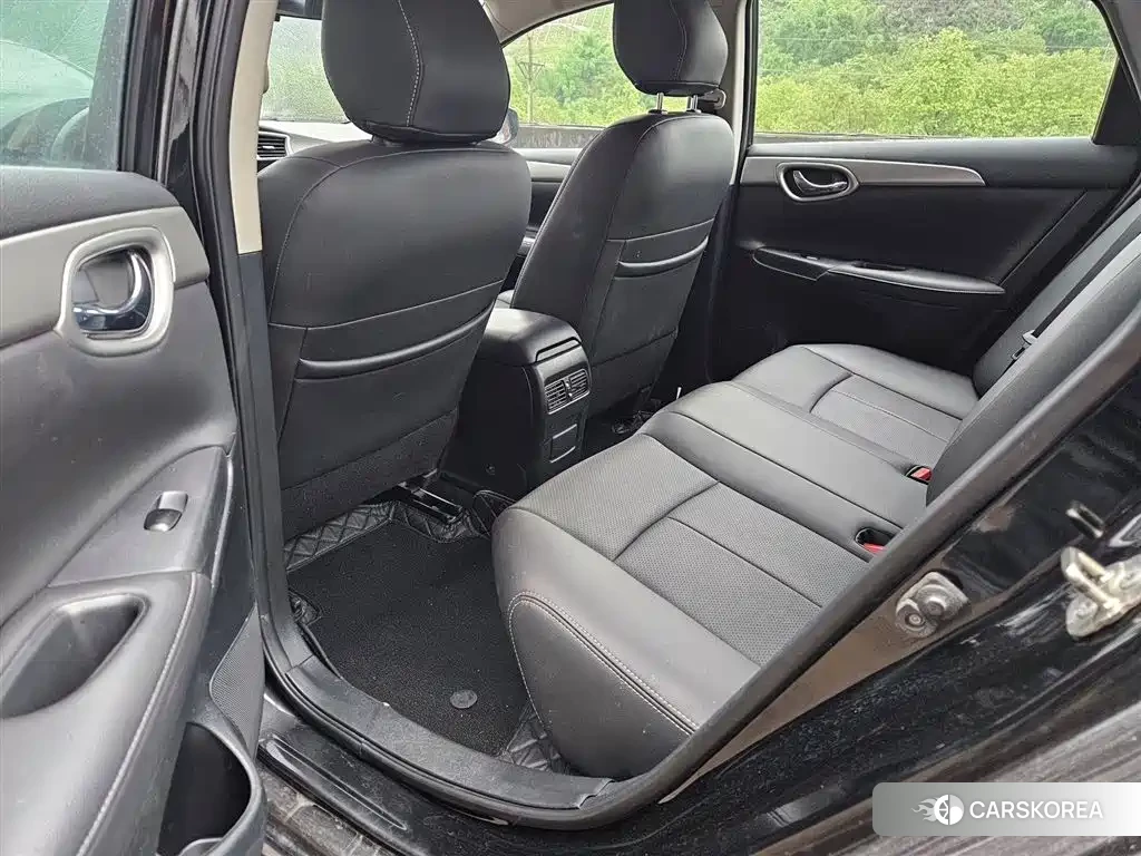 Nissan Sylphy 2022 Черный из Китая, фото 5