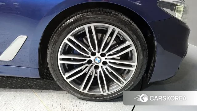 BMW 5 Series (G30) id 3736808 из Кореи 15