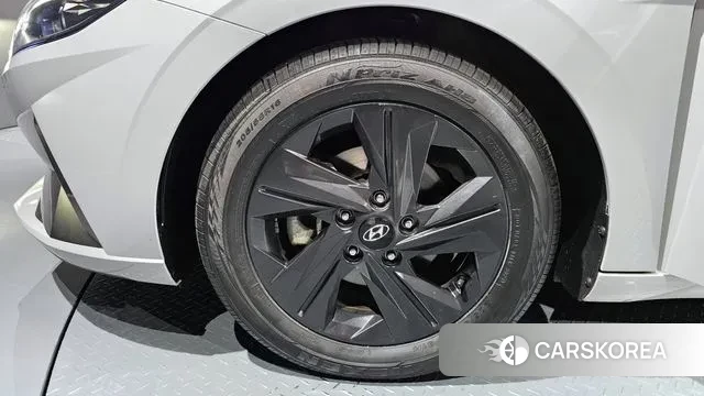 Hyundai Avante Hybrid (CN7) id 3273984 из Кореи 15