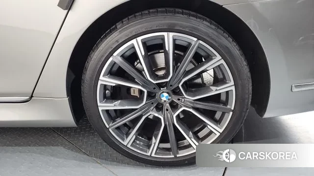 BMW 7 Series (G11) id 3519778 из Кореи 15