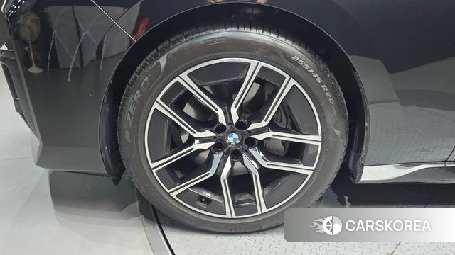 BMW 7 Series (G70) id 4634939 из Кореи 27