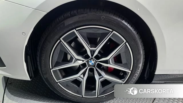 BMW 5 Series (G60) id 4590380 из Кореи 33