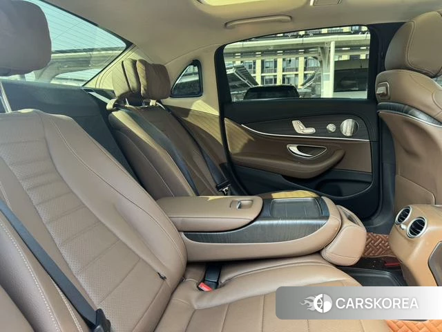 Mercedes-Benz E-class id 4210859 из Китая 18
