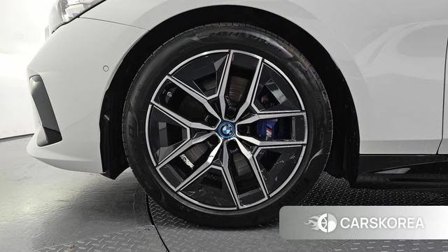 BMW i5 (G60) id 4607992 из Кореи 15