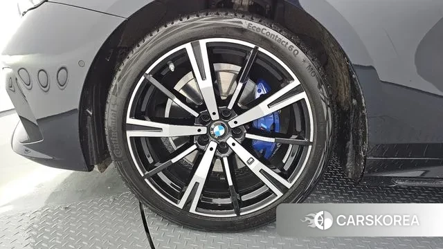 BMW 5 Series (G60) id 3405102 из Кореи 15