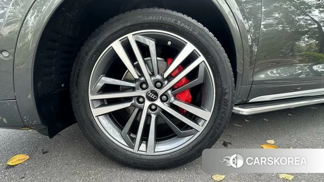 Audi Q5L Sportback id 4221579 из Китая 14