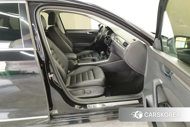 Volkswagen Passat id 4227358 из Китая 12