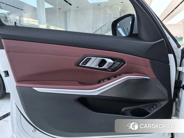 BMW 3 series id 4358924 из Китая 10